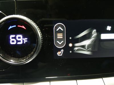 2025 Genesis GV70 - Photo 20