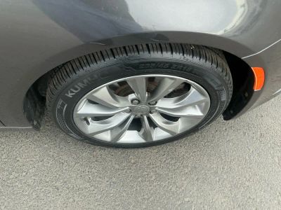 2015 Chrysler 200 — photo 22 view