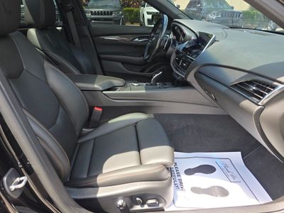 2023 Cadillac CT5 — photo 10 view