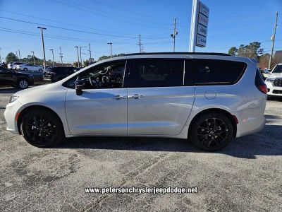 2026 Chrysler Pacifica — interior view