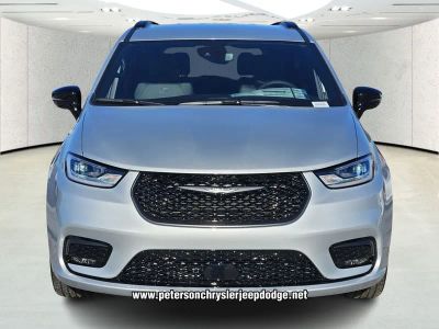 2026 Chrysler Pacifica — side profile view