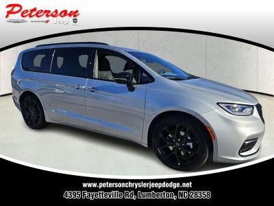 2026 Chrysler Pacifica PACIFICA SELECT in Silver Mist Clear-Coat Exterior Paint — front three-quarter view