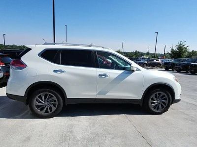 2016 Nissan Rogue — side profile view
