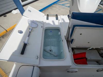 2018 Robalo 246 Cayman — photo 15 view