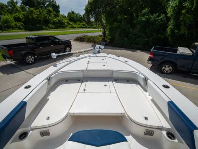 2018 Robalo 246 Cayman — photo 25 view