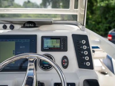 2018 Robalo 246 Cayman — photo 16 view