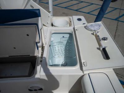 2018 Robalo 246 Cayman — photo 14 view