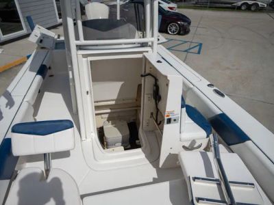 2018 Robalo 246 Cayman — photo 21 view