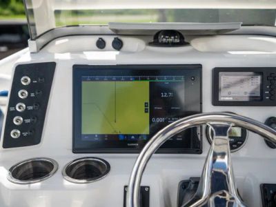 2018 Robalo 246 Cayman — photo 18 view