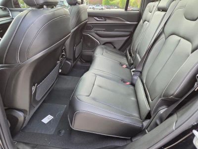 2026 Jeep Grand Cherokee — photo 8 view