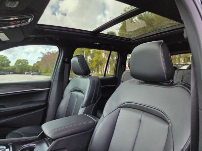 2026 Jeep Grand Cherokee — photo 12 view