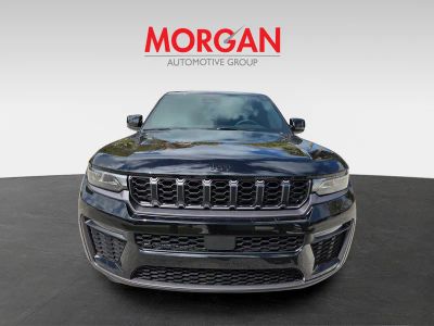 2026 Jeep Grand Cherokee — side profile view