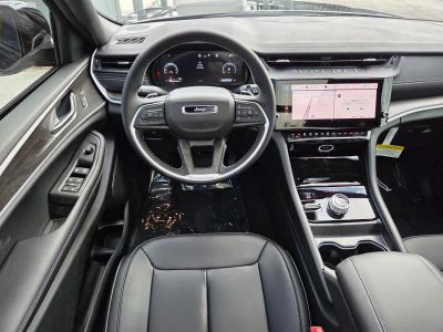 2026 Jeep Grand Cherokee — photo 11 view