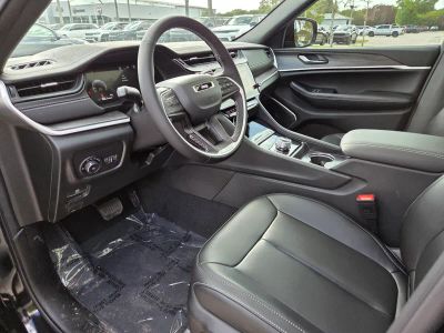 2026 Jeep Grand Cherokee — photo 14 view