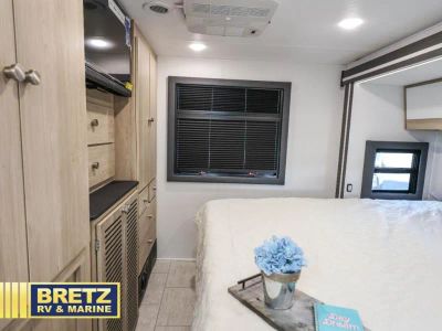2026 Coachmen RV Entourage - Photo 32