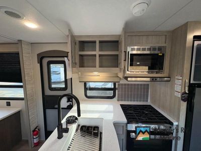 2026 Coachmen RV Catalina Legacy Edition - Photo 17