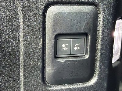 2024 Land Rover Defender 110 — photo 14 view