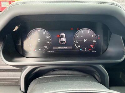 2024 Land Rover Defender 110 — photo 42 view