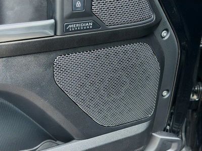 2024 Land Rover Defender 110 — photo 25 view
