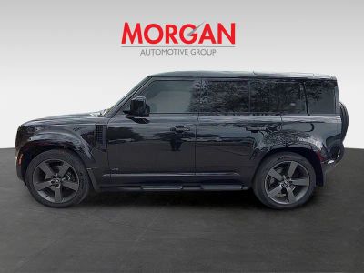 2024 Land Rover Defender 110 — photo 7 view