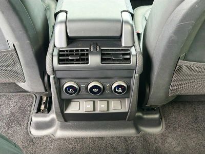 2024 Land Rover Defender 110 — photo 21 view
