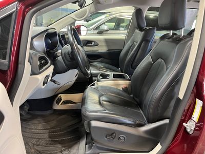 2021 Chrysler Pacifica — photo 9 view
