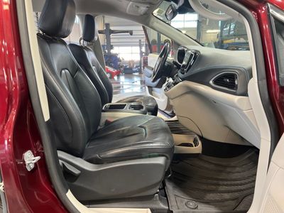 2021 Chrysler Pacifica — photo 15 view