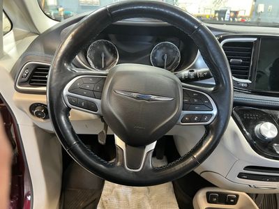 2021 Chrysler Pacifica — photo 19 view