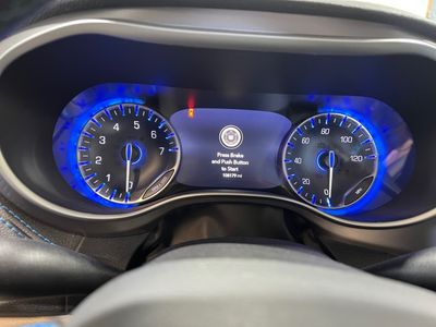 2021 Chrysler Pacifica — photo 10 view