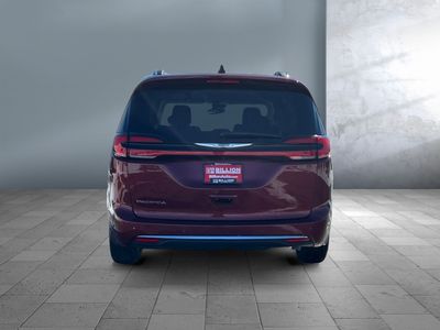 2021 Chrysler Pacifica — detail view
