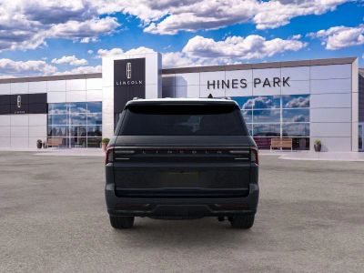 2026 Lincoln Navigator — detail view