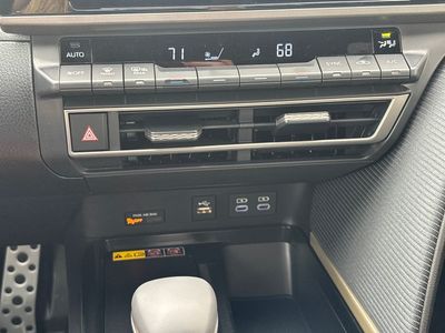 2026 Toyota Camry — photo 14 view