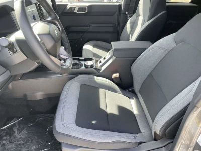 2026 Ford Bronco — photo 13 view