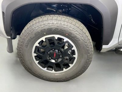 2025 Toyota Tacoma 4WD — photo 11 view