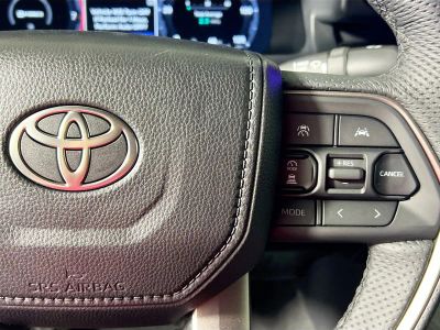 2025 Toyota Tacoma 4WD — photo 17 view