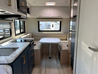 2026 THOR MOTOR COACH MAGNITUDE - Photo 7
