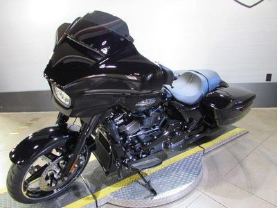 2026 Harley-Davidson FLHX - Street Glide — engine compartment view