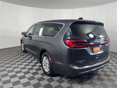2023 Chrysler Pacifica — side profile view