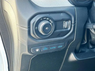 2025 Jeep Wrangler — photo 10 view