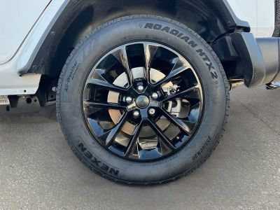 2025 Jeep Wrangler — photo 28 view