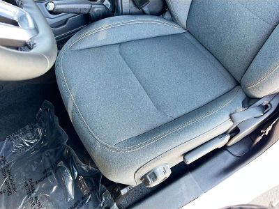 2025 Jeep Wrangler — photo 18 view