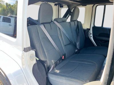 2025 Jeep Wrangler — photo 25 view