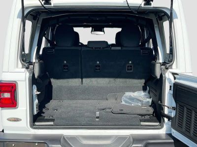 2025 Jeep Wrangler — photo 24 view
