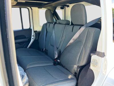 2025 Jeep Wrangler — photo 23 view