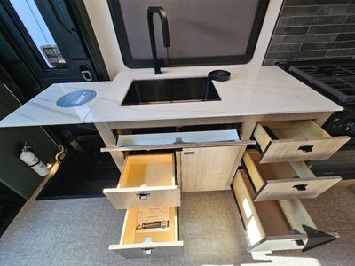 2026 Grand Design Lineage Series F — photo 16 view