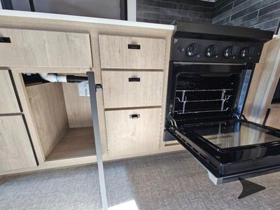 2026 Grand Design Lineage Series F — photo 17 view