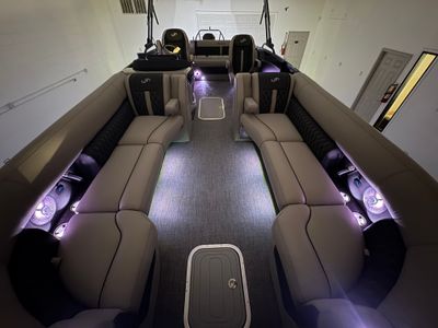 2026 Barletta Lusso L25UC - Photo 3