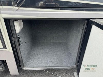 2026 Newmar Grand Star — photo 10 view