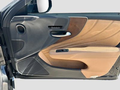 2023 Lexus LS — photo 16 view