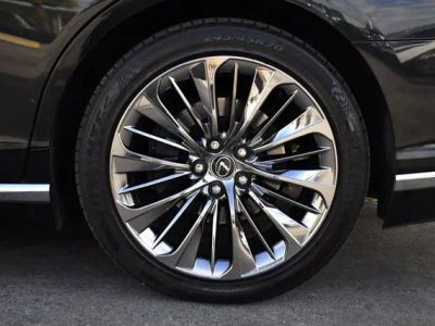 2023 Lexus LS — photo 35 view